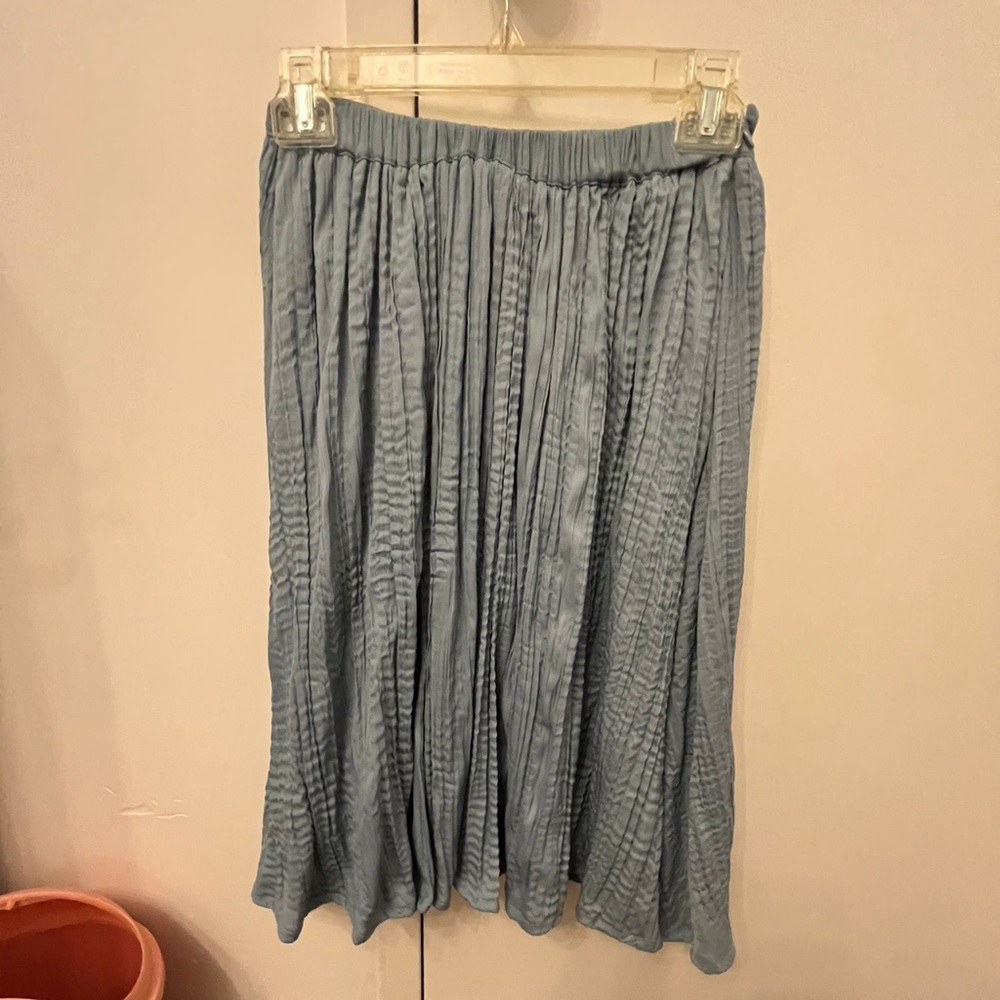 Blue messy pleated knee length skirt